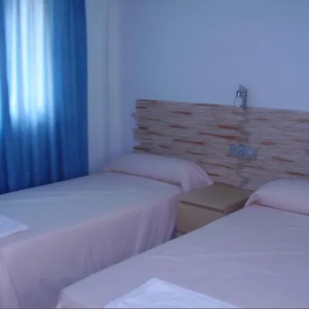 Dona Reyes Apartahotel 2*