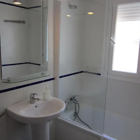 Dona Reyes Aparthotel